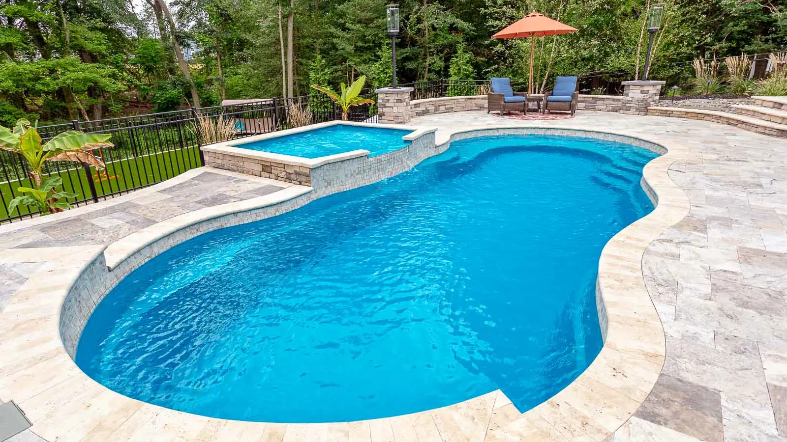 The Riviera™, a fiberglass pool design manufactured by Leisure Pools